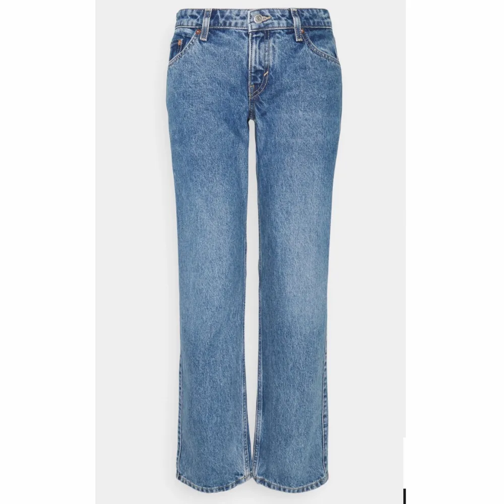 Intressekoll på mina arrow jeans i storlek 25x30! Färg: belize blue 💙 slutsålda typ överallt!! Säljer endast vid bra pris 😊. Jeans & Byxor.