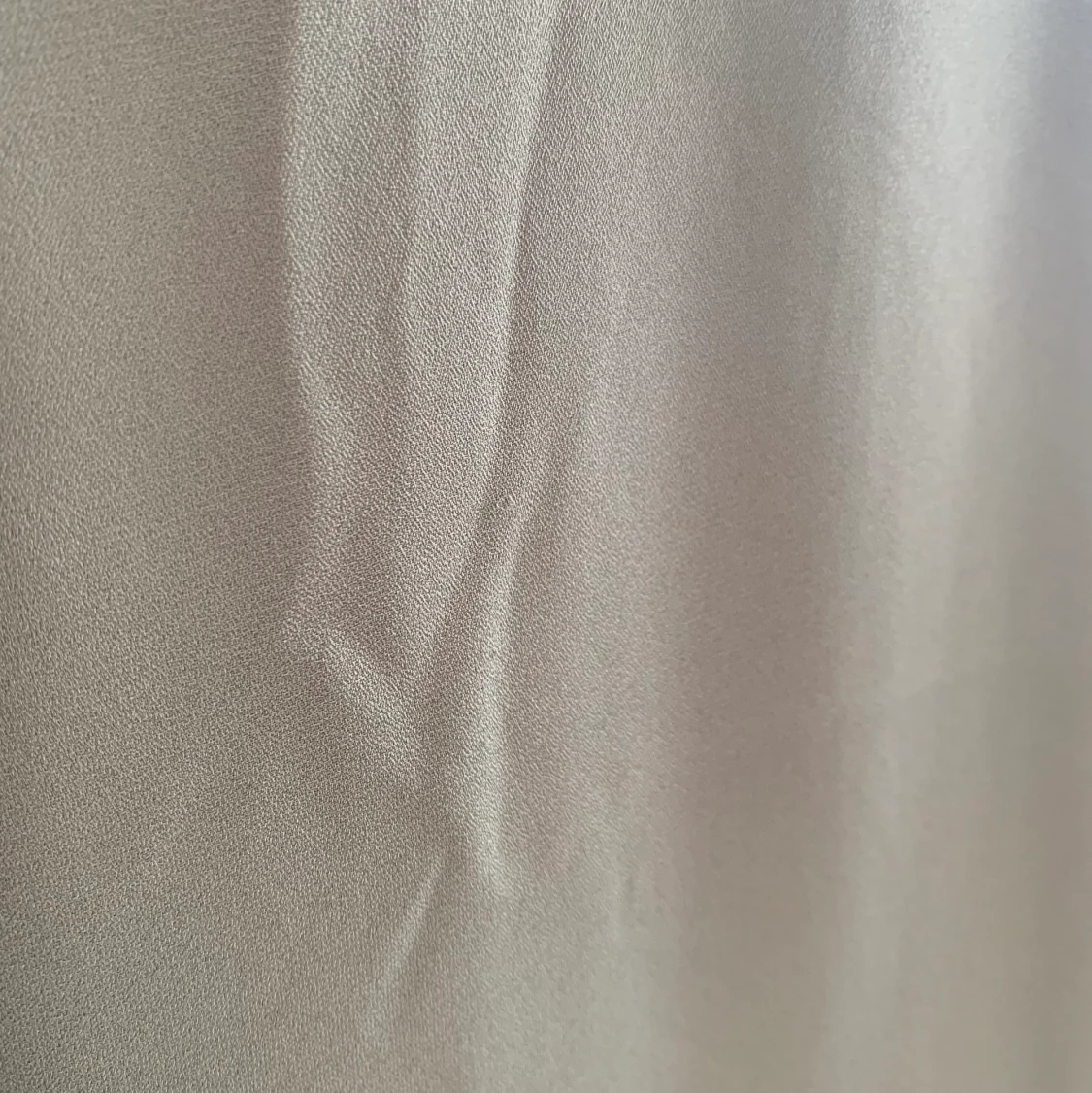 Ljusgrön blus med volangärm  - 91