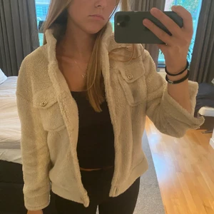 Teddyjacka💗 - Super fin beige teddyjacka💗💓frakt tillkommer