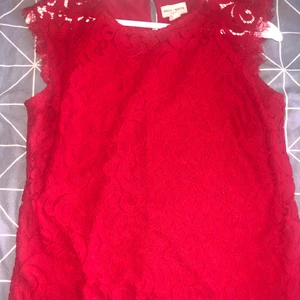  Blus  - Blus från Holy & White i använt skick. Storlek M