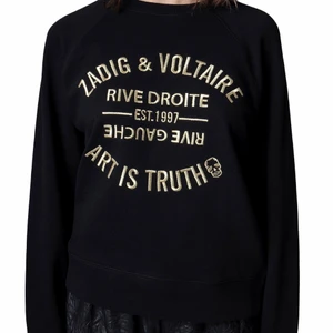 Zadig&Voltaire tröja  - Sjukt fin Zadig tröja. Jag BYTER den gärna mot en i strl S elr M i nästan alla färger. Men jag SÄLJER den också! Den är i strl XS men är väldigt stor i storleken. Jag älskar verkligen den men den är liten nu. 500kr vid snabb affär. Lappen har lossnat