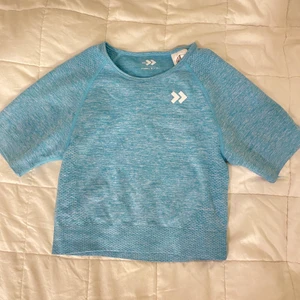 Träningstopp  - Träningstopp från lager 157 i stl XS (aldrig använd)