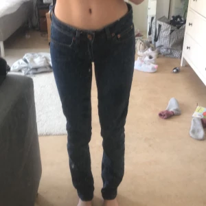 Marc Jacobs Jeans  - Köpte dessa på plick men då det var för stora på mig. Jättefin kvalite. Jag är 155cm och det är lite långa på mig. 