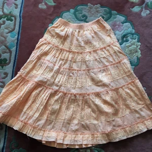 Spets orange kjol - I mycket bra skick och pasar xxs- s