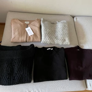 Allt för 450kr - Säljer dessa: tröjor/stickade/kofta tillsammans. Koftan längst upp till vänster är helt ny och resterande är knappt använda så de är nästan som nya. Allt är i storlek M.Finns att hämta i Järfälla och postar även. Köparen står för frakten (spårbar frakt).🌺