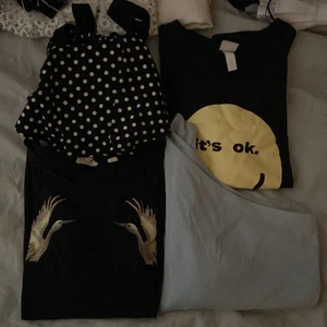 Toppar - Olika toppar i storlekarna xs-m men alla passar en S skulle jag säga💖 pris varierar mellan 15-25 kr 💖 skriv om ni är intresserade eller vill ha fler bilder 