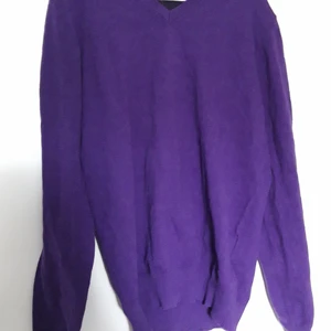 Långärmad tröja - 70% Bomull 30% Nylon  Storlek XS-S