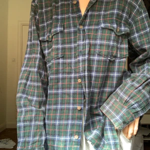 Skjorta - Skjorta som är somrig me lite färg, använt fåtal gånger