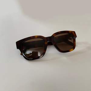 Oanvända solglasögon från Carin Wester, köpta för 399kr. 250kr, gratis frakt