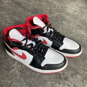 Air jordan 1 - Fräscha air Jordan 1 köpta frn footlocker, tyvärr utan box därav priset😁