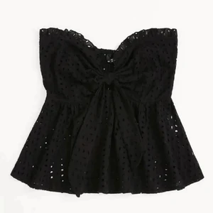 Bandeau topp - Intressekoll på denna jättefina topp❤️‍🔥 aldrig använd. Säljer ändast vid bra pris 