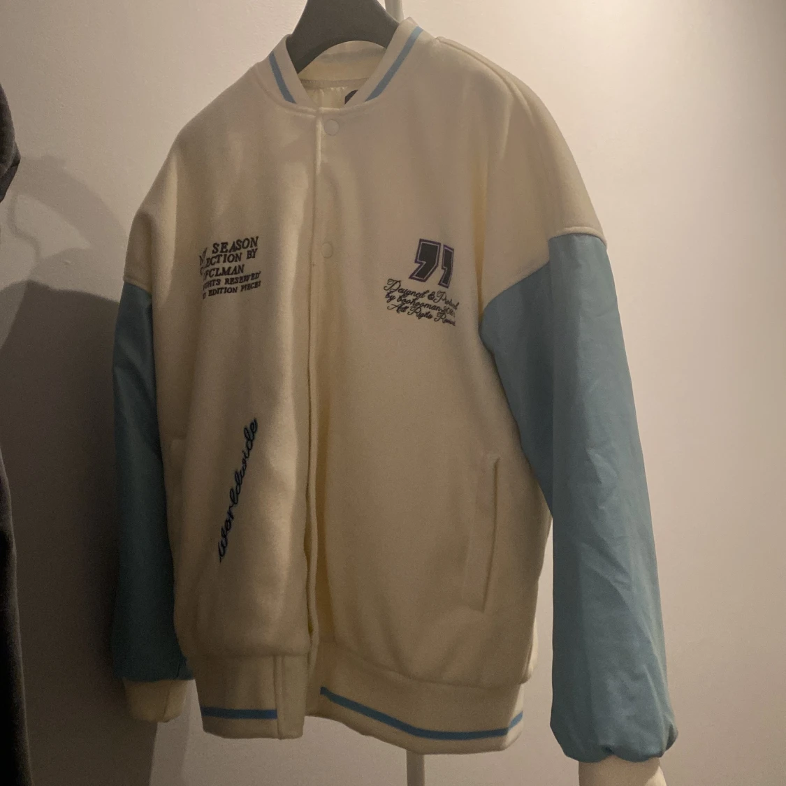 Baseball jacka från boohoo i storlek XS