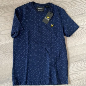 T shirt Lyle & Scott - Ny T shirt Lyle & Scott storlek S 