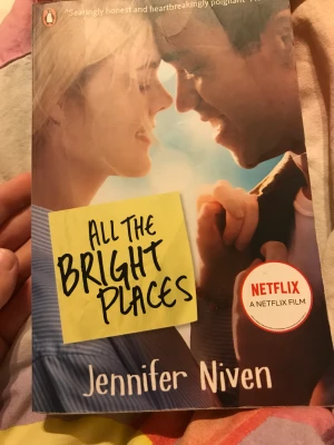 Böcker - Säljer denna fina och sorgliga boken. Ingen användning längre. Bra skick 