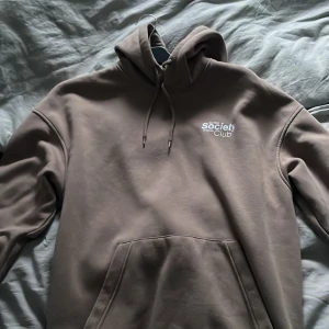 jack&jones hoodie - Hej säljer min jack&jones hoodie som endast är testad nypris400 mitt pris 250 