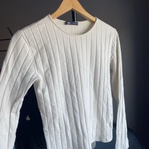 Topp  - Topp från zara  Skriv för frågor  📦frakt ingår ej📦