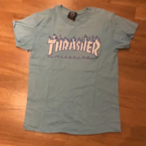 Thrasher t shirt - Blå flame thrasher t shirt 
