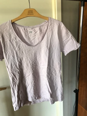 T-shirt - En t-shirt från lager 157 i storlek M. Använd ett fåtal gånger. Djur i hemmet. 