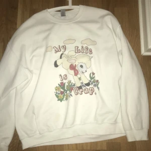 Vintage tröja - Nästan som ny. Liten fläck storlek XL. Oversized fit. Pris kan diskuteras.