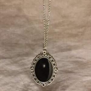 Halsband - Superfin halsband❤️ Helt ny, nypris 300kr. Skriv om du vill ha fler bilder eller har andra frågor!!