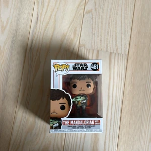 The mandalorian with Grogu - Funk pop har låda och säljer den för lite mindre än vad jag köpte den