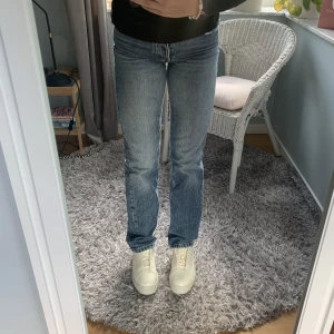 Jeans - Mid rise straight zara!