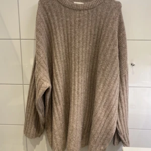 lång mysig tröja - väldigt mysig tröja i en fin gammalrosa färg!💘