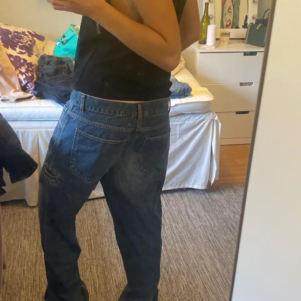 Skit coola oversized på mig💙 vintage unisex . Jeans & Byxor.