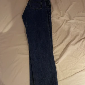 Jens - Använt kanske 2-3 gånger Max blivit för små därför jag säljer.  Det går att posta men köparen står för frakt