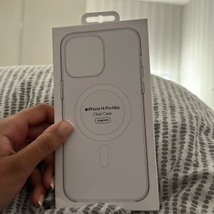 Apple 14 pro max skal - Säljer mitt helt nya Apple 14 pro max skal i clear med magsafe. Helt ny bara testad på min telefon. Orginal pris 695kr 