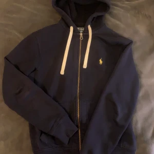 Polo Ralph lauren tröja  - Säljer min polo Ralph lauren tröja mycket bra skick storlek s herr 