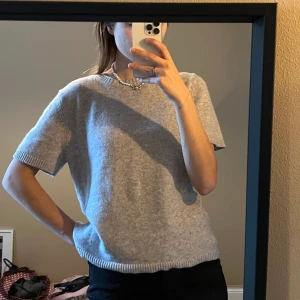 Soft Goat t-shirt  - Kashmirtshirt från Soft Goat i stl S. Lite oversize i modellen, inköpt i våras.