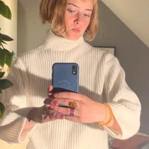 Turtleneck - Varm och mysig stickad turtleneck. Liiiiite croppad kanske.