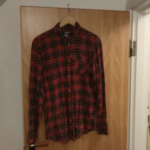 Flannel skjorta i storlek s Bra skick