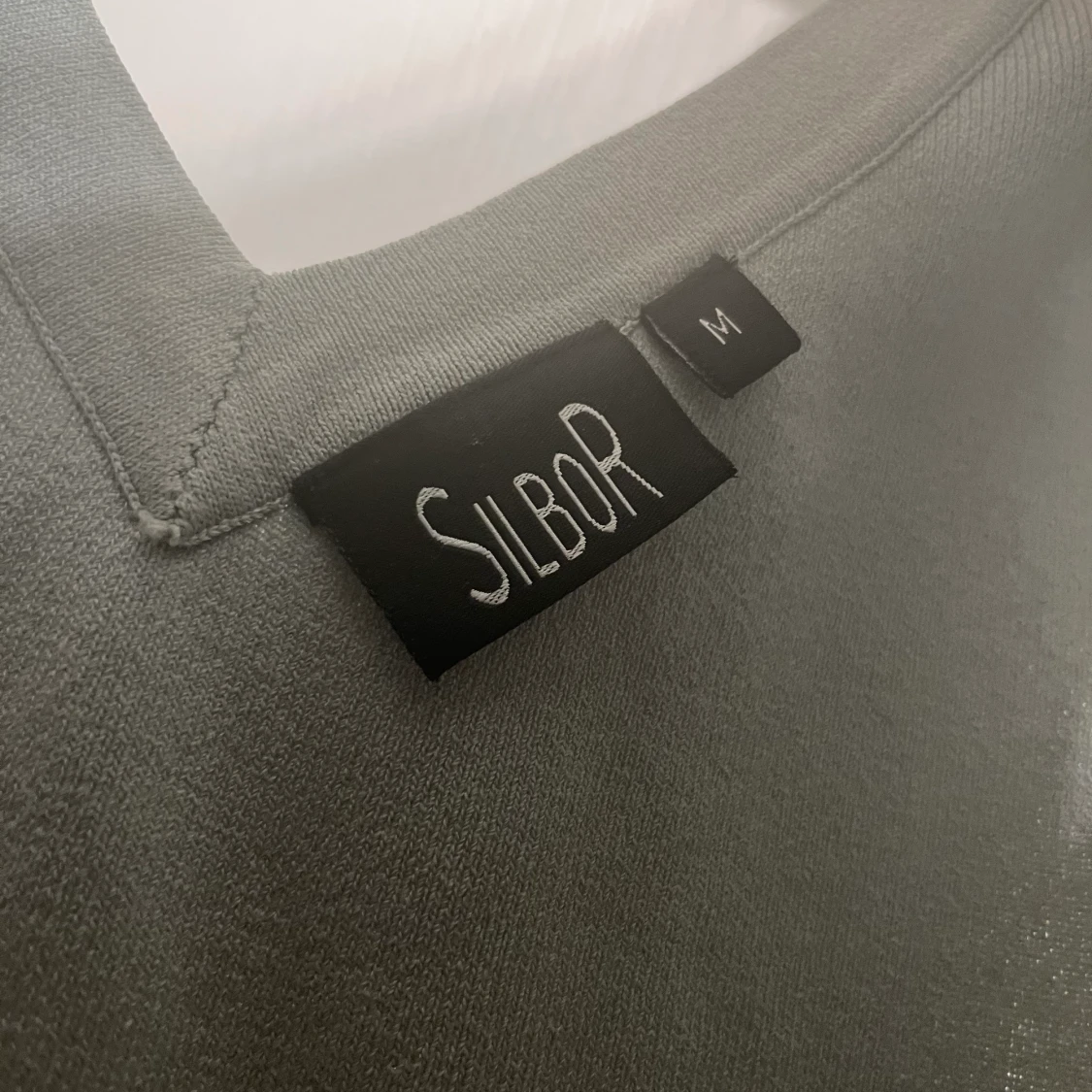 Mintgrön väst med strass och broderier - 90