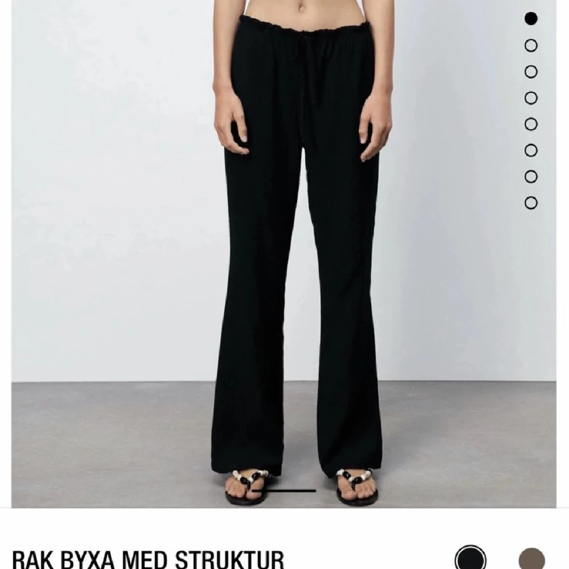 Svarta Byxor Med struktur?