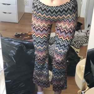 Byxor - Byxor från Kappahl! Jag är 1,72cm och dem är korta på mig! Frakt tillkommer på 50kr 💟