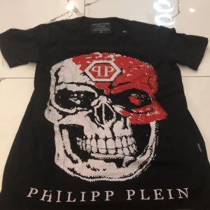 Philp plein - Ny t shirt i skick/ äkta 