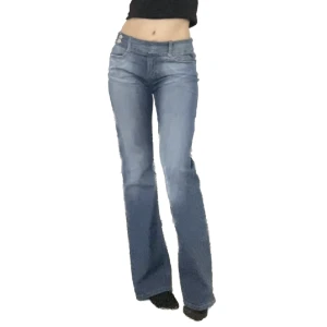 Lågmidjade Jeans - Superfina lågmidjade jeans. Jag är 173 cm lång. Köpare står för frakt.