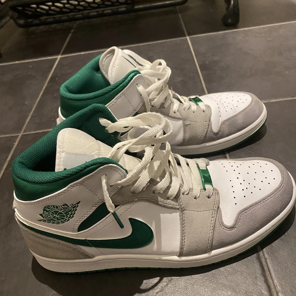 Jordan 1 mid grey green