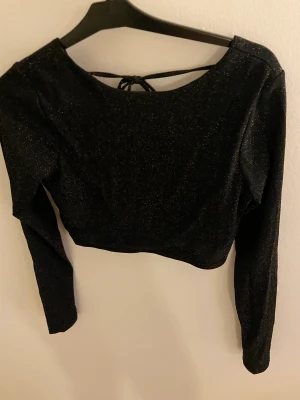 Fest topp - Fest topp från Moa Mattssons kollektion med Nakd! Endast använd en gång! 