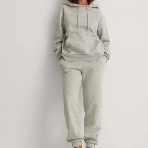 Grått mjukis-set i ekologisk bomull - Använd 1 gång. Storlek S.  Köptes för 800 kr tillsamman. I borstat bomull så extremt skön🌸