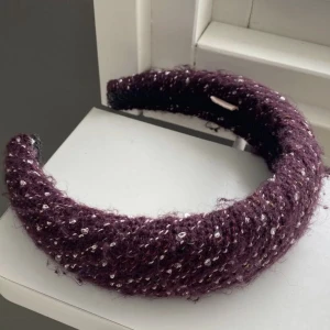 Diadem  - Super fint diademet, som är sparsamt andvänd, från Beck söndergaard slutsåld.