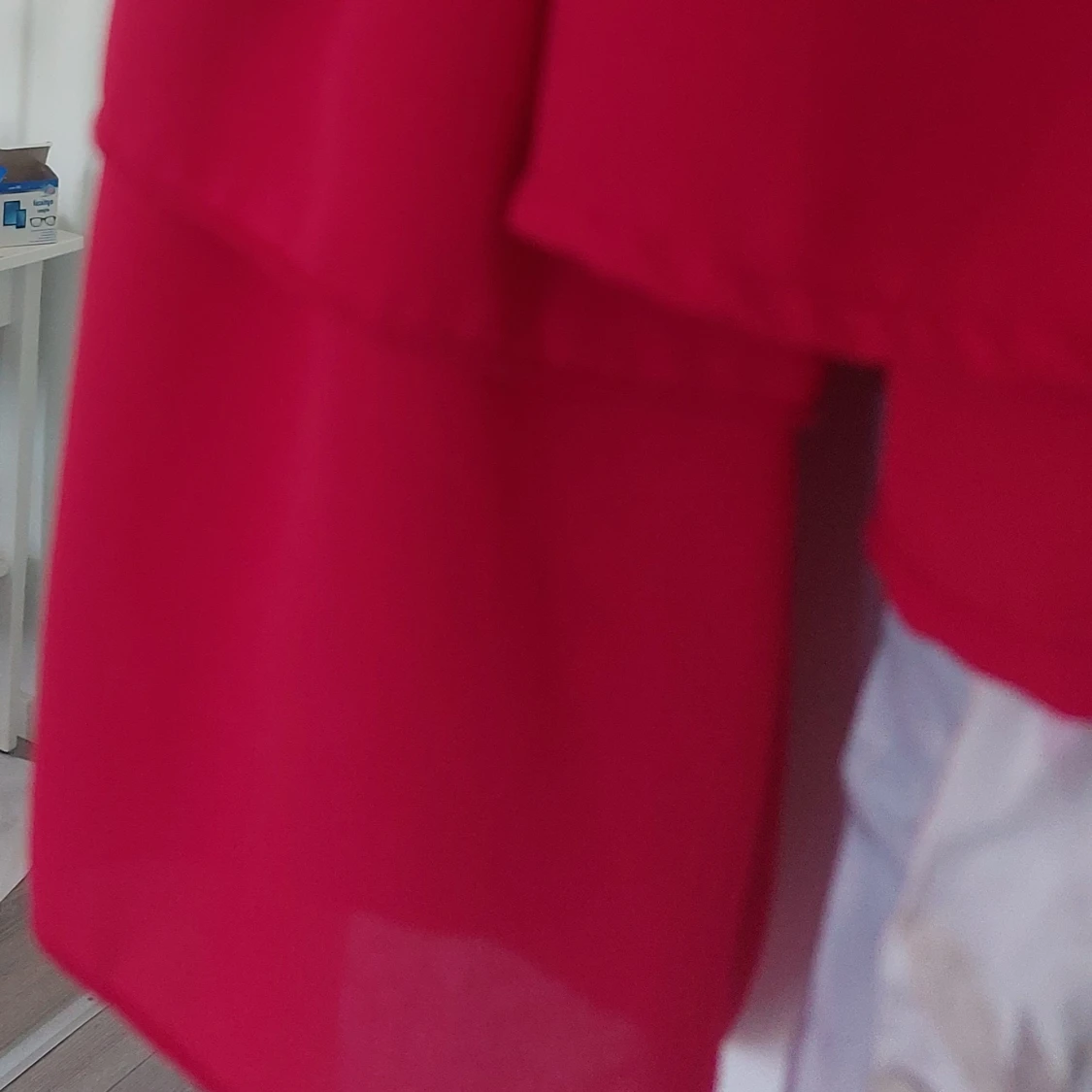 Röd blus från gina tricot strl 42 - 91