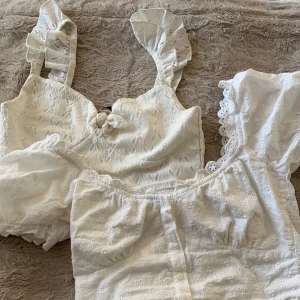 Linnen - Säljer två av mina favorit linnen den längst upp är storlek S och den andra storlek m. Sitter jätte bra på och är jätte fina till sommaren. Säljer båda för 90+frakt 