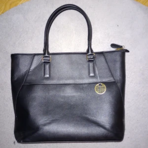 Väska  - Alldrig använd 