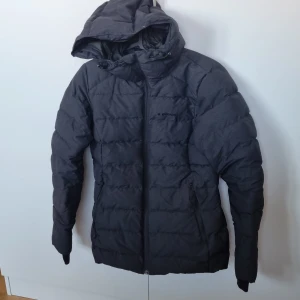 Jacka, 34 - Fint skick. Dunjacka. 