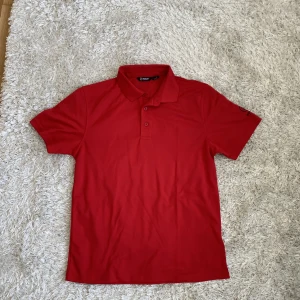 Golfpiké Herr - Röd golfpiké i superfint skick. Röd, strl M.