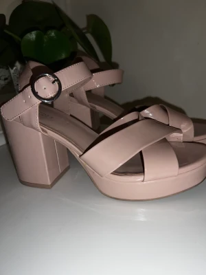 Klack skor  - Snygga rosa klackar, 