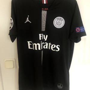Psg matchtröja Neymar JR  - Psg X Jordan matchtröja Neymar JR på ryggen Skick 10/10 Storlek S